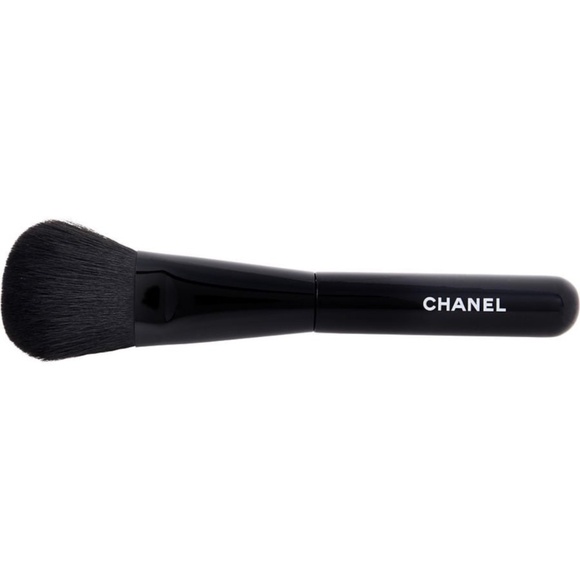 Chanel blush brush - Picture 1 of 3